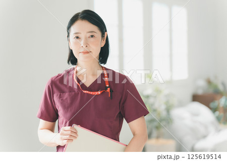 50代看護師 125619514