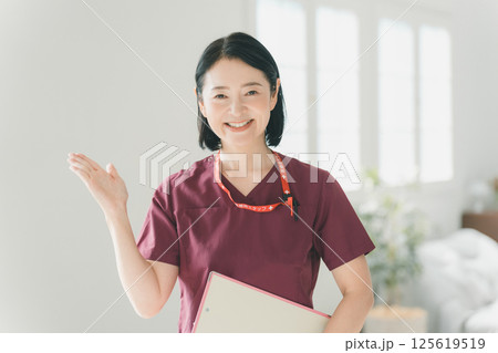 50代看護師 125619519