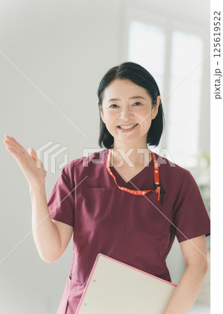 50代看護師 125619522