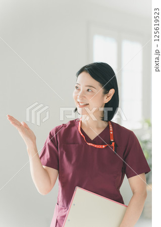 50代看護師 125619523