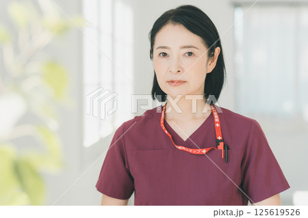 50代看護師 125619526