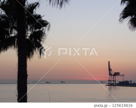 sunset sea side 125619816