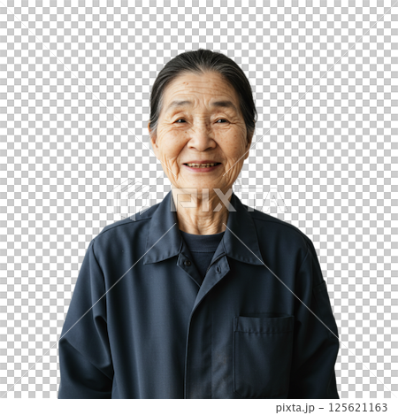 作業着を着たシニア 125621163