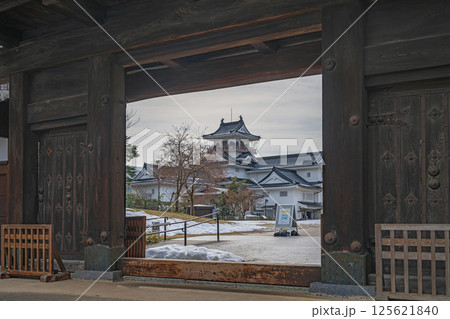 富山城 千歳御門から天守を望む 125621840