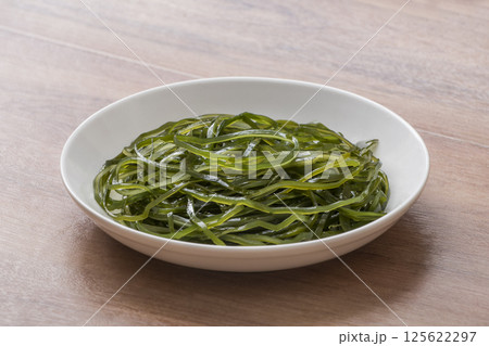 生めかぶ　生わかめ　健康食材　海藻類　イメージ素材 125622297