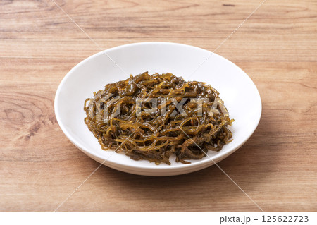 生もずく　健康食材　海藻類　イメージ素材 125622723