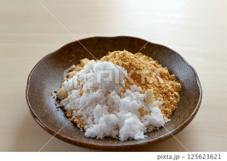 砂糖をかけたきなこ 砂糖をかけたきなこ 125623621