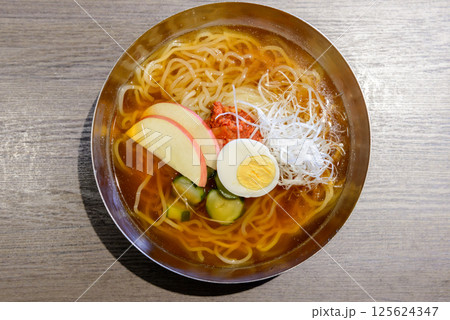 冷麺、韓国冷麺、平壌冷麺 125624347