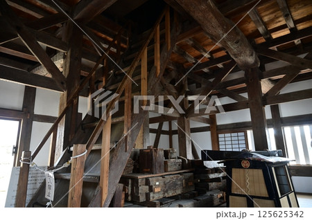 一般公開中の巽櫓の敷地内(明石城) 一般公開中の巽櫓の敷地内(明石城) 125625342