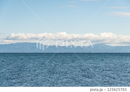 【奥琵琶湖から望む】 125625783