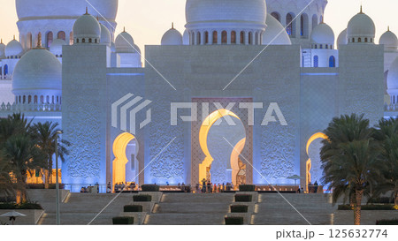 Sheikh Zayed Grand Mosque in Abu Dhabi day to night timelapse after sunset, UAE 125632774