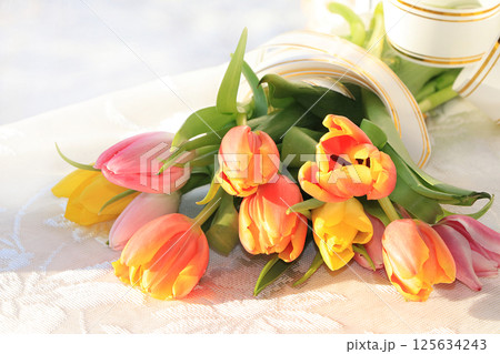 A bouquet of flowers on the window, a wonderful gift for loved ones, the approach of spring 125634243