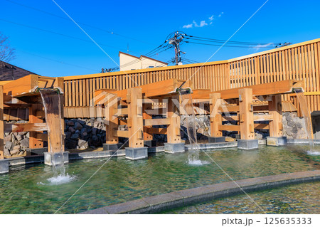 群馬県　吾妻郡草津町　草津温泉門 125635333