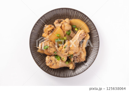 鶏手羽元と大根の煮物 125638064