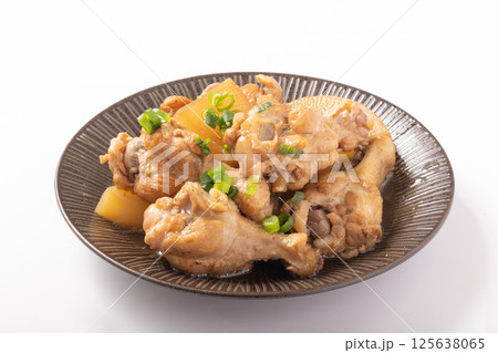 鶏手羽元と大根の煮物 鶏手羽元と大根の煮物 125638065