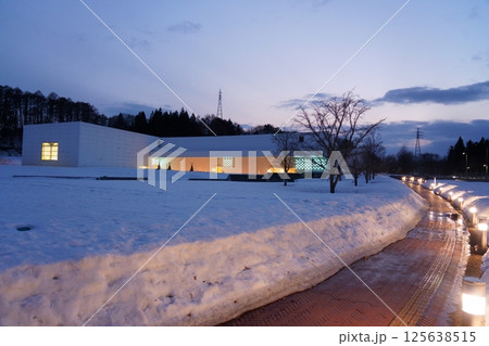青森県立美術館ナイトミュージアム 125638515