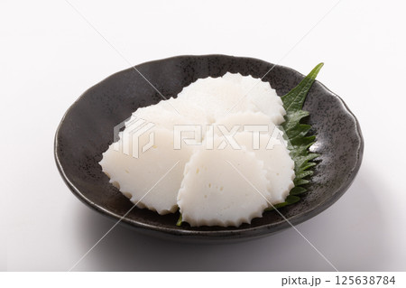 ［愛媛県産］簀巻き（すまき）かまぼこ 125638784