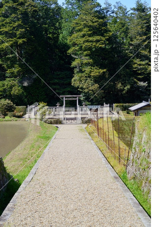 奈良市日笠町の光仁天皇陵 125640402