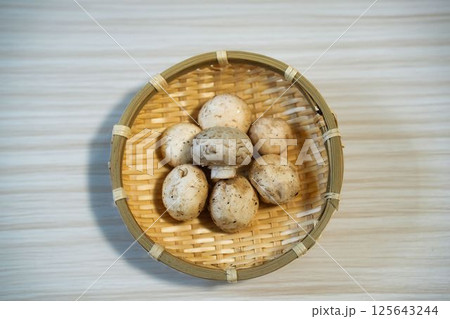 旬のホワイトマッシュルーム 旬のホワイトマッシュルーム 125643244