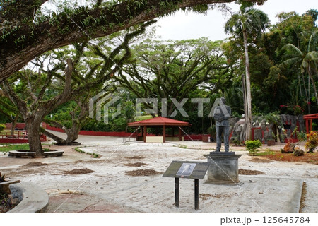 グアムのレオン ゲレロ サントス メモリアルパーク 125645784