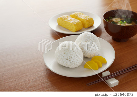 朝食のおにぎり 朝食のおにぎり 125646872
