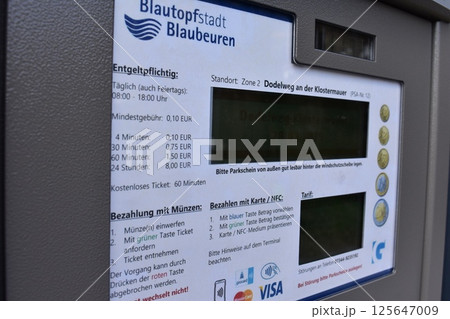 Blautopfstadt Blaubeurenの駐車券販売機（ドイツ） 125647009