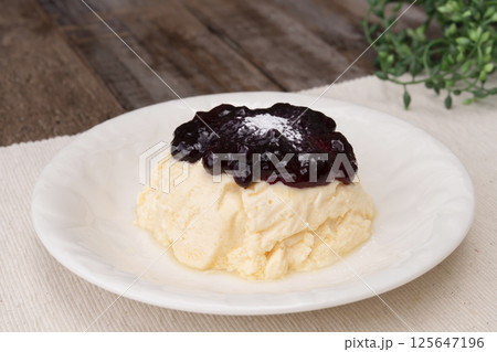 高タンパクなギリシャヨーグルトを使ったケーキ 高タンパクなギリシャヨーグルトを使ったケーキ 125647196