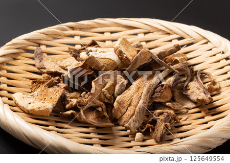 ［ルーマニア産］乾燥ポルチーニ茸 125649554