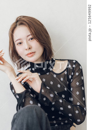 若い女性のヘアスタイルイメージ 若い女性のヘアスタイルイメージ 125649992