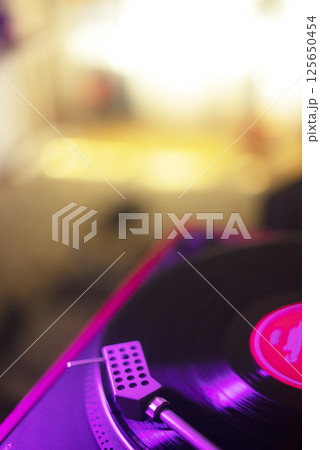 Record player retro vintage music 125650454