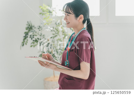 医療従事者　問診 125650559