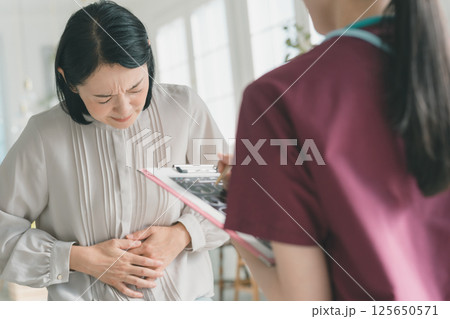 50代女性患者 125650571