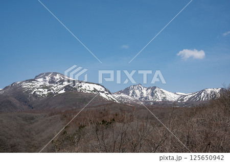 4月の那須連山の風景 125650942