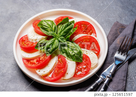 A vibrant and appetizing display of Caprese antipasti A vibrant and appetizing display of Caprese antipasti 125651597