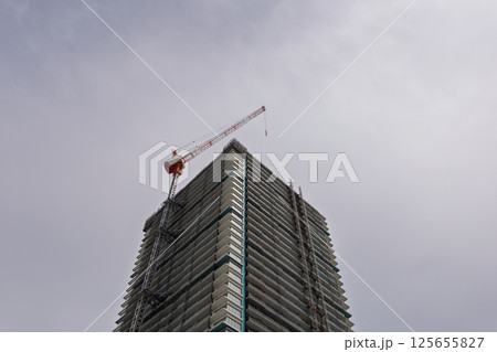 高層マンションの建設工事風景 高層マンションの建設工事風景 125655827