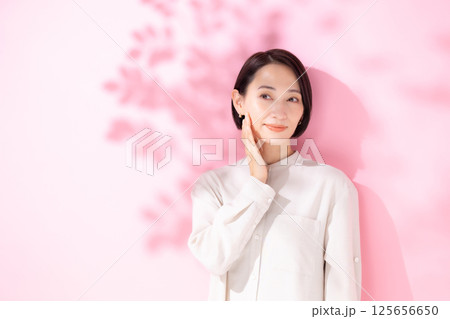 女性　ポートレート	 125656650