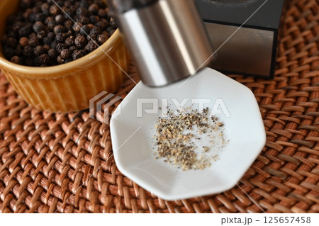 ブラックペッパー 125657458