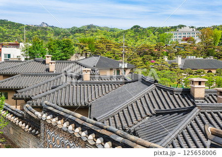 ソウル　韓屋の家並み　三清洞（サムチョンドン） 125658006