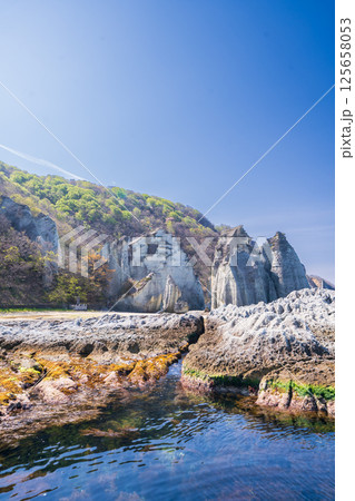 「青森県」仏ヶ浦の風景　佐井村 125658053