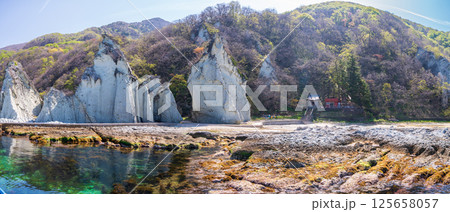 「青森県」仏ヶ浦の風景　佐井村 125658057