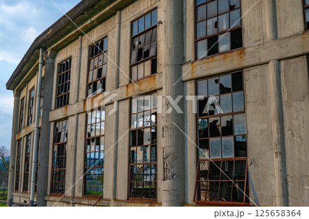 鉄道遺産　豊後の森機関庫 125658364