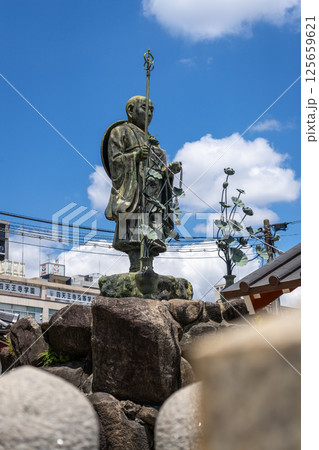 Statue of monk Kukai at Shitenno-ji Temple in Osaka, Japan Statue of monk Kukai at Shitenno-ji Temple in Osaka, Japan 125659621