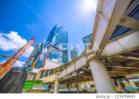 日本の東京都市景観5月西口…さよなら西口…西口再開発現場…左奥は山手線ホーム側 日本の東京都市景観5月西口…さよなら西口…西口再開発現場…左奥は山手線ホーム側 125659645