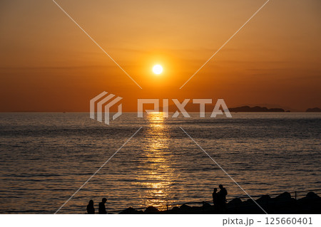 伊予灘に沈む夕日 伊予灘に沈む夕日 125660401