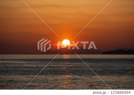 伊予灘に沈む夕日 伊予灘に沈む夕日 125660404