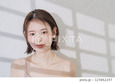若い女性のヘアスタイルイメージ 若い女性のヘアスタイルイメージ 125662247