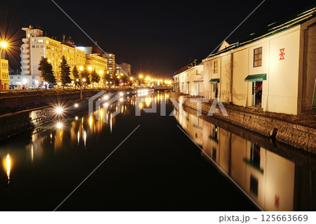 北海道 小樽運河の夜景 北海道 小樽運河の夜景 125663669