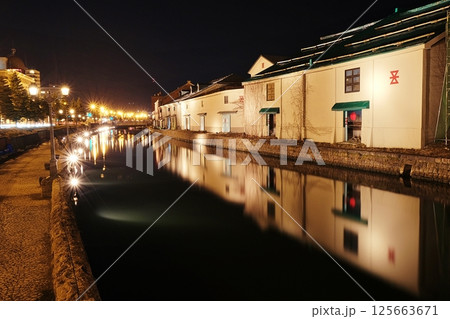北海道 小樽運河の夜景 125663671