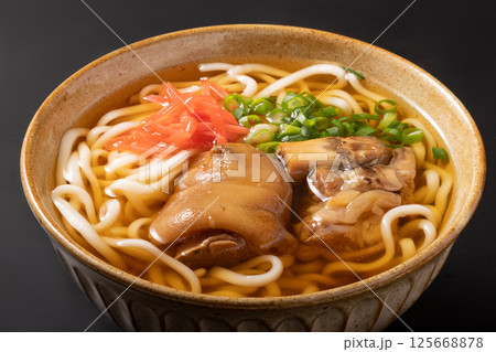 ［沖縄県］てびちそば 125668878