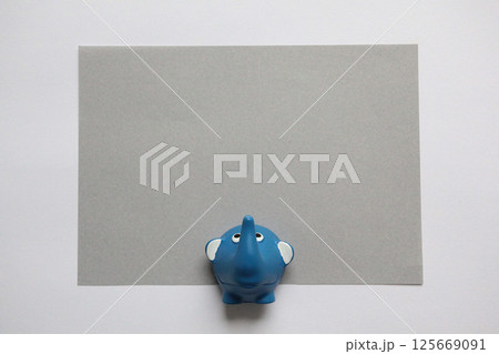 選んで楽しいカラフルなメモ伝言用紙 125669091